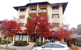 Apartamento Ensolarado no Centro de Gramado