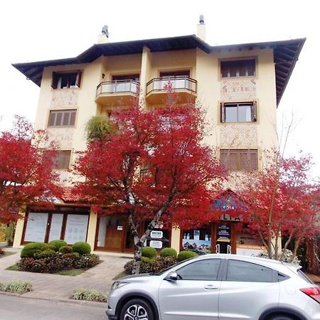 Apartamento Ensolarado no Centro de Gramado Exterior foto