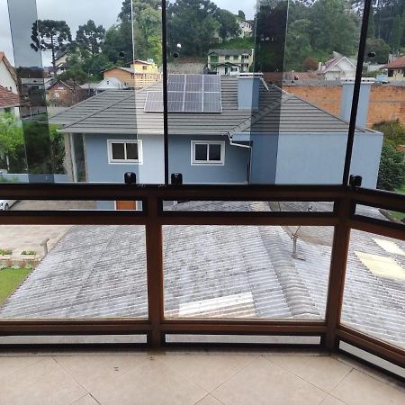 Apartamento Ensolarado no Centro de Gramado Exterior foto