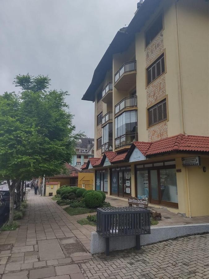 Apartamento Ensolarado no Centro de Gramado Exterior foto
